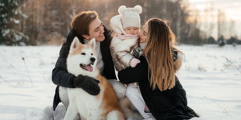 Junge Familie beim Valentins Urlaub in Kärnten am Millstätter See